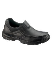 Strike the right balance between sporty style and relaxed chic when you slide into these double gored men's casual shoes from Hush Puppies. Strike the right balance between sporty style and relaxed chic when you slide into these double gored men's casual shoes from Hush Puppies.