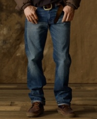Inspired by an authentic Western spirit, the staple straight-fitting Traverse jean gets a timeworn update with a high-contrast, hand-sanded wear pattern and crackled whiskers for a vintage feel. Inspired by an authentic Western spirit, the staple straight-fitting Traverse jean gets a timeworn update with a high-contrast, hand-sanded wear pattern and crackled whiskers for a vintage feel.