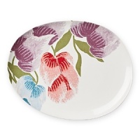 This colorful botanical, a perfect accompaniment to solids, reflects DVF style inspired by nature. Its large-scale flowers with exaggerated petals bring garden whimsy to the table. This colorful botanical, a perfect accompaniment to solids, reflects DVF style inspired by nature. Its large-scale flowers with exaggerated petals bring garden whimsy to the table.