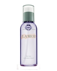 The highly charged waters in La Mer's refreshing The Mist heal, hydrate and rebalance even the driest complexions. It creates a special negative ion-rich environment that instantly shifts skin's energy level, visibly uplifting and reviving lethargic skin. A live internal magnet continually recharges the ingredients to maintain their optimum potency. Marine and botanical extracts soothe surface irritations and gently relax dry lines to restore skin's appearance. Indispensable after exposure to sun, wind or other dehydrating conditions. Also recommended for men after shaving. The highly charged waters in La Mer's refreshing The Mist heal, hydrate and rebalance even the driest complexions. It creates a special negative ion-rich environment that instantly shifts skin's energy level, visibly uplifting and reviving lethargic skin. A live internal magnet continually recharges the ingredients to maintain their optimum potency. Marine and botanical extracts soothe surface irritations and gently relax dry lines to restore skin's appearance. Indispensable after exposure to sun, wind or other dehydrating conditions. Also recommended for men after shaving.