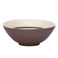 It's a serving bowl, so of course the good stuff's inside. The same can be said for the bowl's design, for inside you'll find a crackled motif that goes a good ways down the bowl. It's a serving bowl, so of course the good stuff's inside. The same can be said for the bowl's design, for inside you'll find a crackled motif that goes a good ways down the bowl.