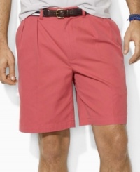 An essential, classic-fitting short is crafted in ultra-soft, washed cotton chino for a rugged quality and timeworn appeal. An essential, classic-fitting short is crafted in ultra-soft, washed cotton chino for a rugged quality and timeworn appeal.