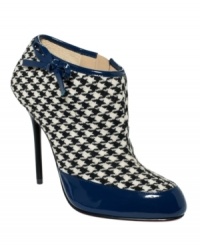 Paris Hilton's Sierra shooties are completely alluring, with a captivating pattern and a shiny side bow. Paris Hilton's Sierra shooties are completely alluring, with a captivating pattern and a shiny side bow.