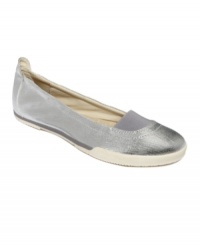 Back to the basics. This retro-inspired sneaker by Nine West Original is fashionable and comfy. Wear the Sara 600 with skinnies or shorts. Back to the basics. This retro-inspired sneaker by Nine West Original is fashionable and comfy. Wear the Sara 600 with skinnies or shorts.