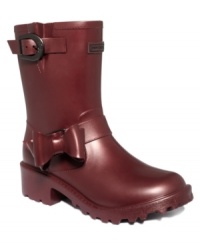 Slosh around without a care. Juicy Couture's Giselle rainboots feature pretty bow detailing on the side that gives these boots an ultra femme touch. Slosh around without a care. Juicy Couture's Giselle rainboots feature pretty bow detailing on the side that gives these boots an ultra femme touch.