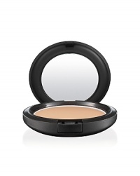 Formulated to provide a smooth, virtually invisible, fresh-looking finish, this soft, cream-like powder is carefully blended to provide the skin with extra care, nourishment and comfort. Formulated to provide a smooth, virtually invisible, fresh-looking finish, this soft, cream-like powder is carefully blended to provide the skin with extra care, nourishment and comfort.