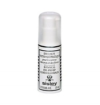 Firmer, smoother, more supple and radiant-looking skin around the eyes and lips. An intensive night care formula to help prevent and diminish the appearance of visible signs of skin aging around the eyes and lips. Formulated with botanical extracts (Hops, Horsetail, Cucumber) and essential oils (Camomile, Rosemary), Eye and Lip Contour Complex takes action quickly to help skin regain firmness and resilience on the most sensitive areas of the face. It works to:- Help prevent and fight the appearance of visible signs of skin aging - Lastingly moisturize the outer skin layers, with a significant improvement after only half an hour - Soothe skin and restore its radiance. Firmer, smoother, more supple and radiant-looking skin around the eyes and lips. An intensive night care formula to help prevent and diminish the appearance of visible signs of skin aging around the eyes and lips. Formulated with botanical extracts (Hops, Horsetail, Cucumber) and essential oils (Camomile, Rosemary), Eye and Lip Contour Complex takes action quickly to help skin regain firmness and resilience on the most sensitive areas of the face. It works to:- Help prevent and fight the appearance of visible signs of skin aging - Lastingly moisturize the outer skin layers, with a significant improvement after only half an hour - Soothe skin and restore its radiance.