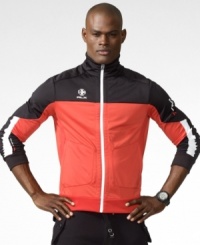 Contemporary design meets casual comfort in this performance-driven jacket with eye-catching details. Contemporary design meets casual comfort in this performance-driven jacket with eye-catching details.