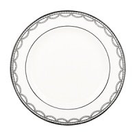 Elegant and traditional, this fine china, featuring graceful platinum scalloping, calls to mind the perfectly iced wedding cake.