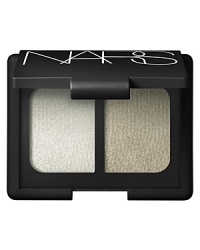 A modern and magnificent palette of high-impact, richly saturated hues for highlighting, shading and lining the eye.From left to right:Platinum, Silver Smoke A modern and magnificent palette of high-impact, richly saturated hues for highlighting, shading and lining the eye.From left to right:Platinum, Silver Smoke