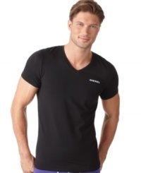 You'll have all the moves with this stretch cotton v-neck t-shirt from Diesel. You'll have all the moves with this stretch cotton v-neck t-shirt from Diesel.