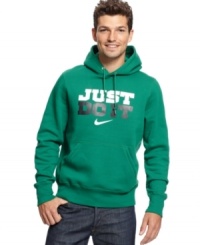Remind yourself to stay focused with this comfortable fleece hoodie from Nike. Remind yourself to stay focused with this comfortable fleece hoodie from Nike.