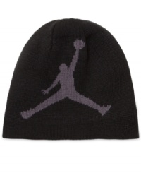 Time to ball. Bad weather – like defenders – will have to get out of his way when he's wearing this reversible beanie from Nike Jordan. Time to ball. Bad weather – like defenders – will have to get out of his way when he's wearing this reversible beanie from Nike Jordan.