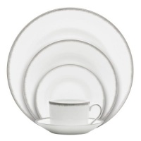 WEDGWOOD FINE BONE CHINA SILVER ASTER: 5-PIECE PLACE SETTING