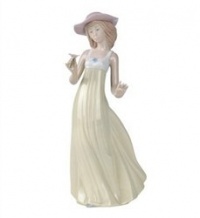 Nao Gentle Breeze Porcelain Figurine Nao Gentle Breeze Porcelain Figurine