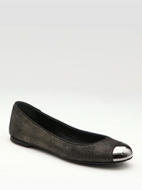 This modern design of metallic leather is accented by a shiny metal toe.Flat heel Leather lining and sole Padded insole Made in Italy This modern design of metallic leather is accented by a shiny metal toe.Flat heel Leather lining and sole Padded insole Made in Italy
