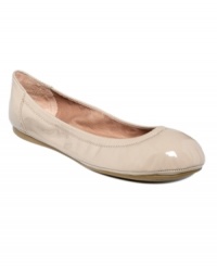 Ease and elegance define this simplicity of Vince Camuto's Ellen flats. Made in patent leather with a classic round-toe silhouette. Ease and elegance define this simplicity of Vince Camuto's Ellen flats. Made in patent leather with a classic round-toe silhouette.