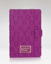No fiction, this neoprene MARC BY MARC JACOBS e-reader case keeps your page-turner protected with a dreamy dose of designer style. No fiction, this neoprene MARC BY MARC JACOBS e-reader case keeps your page-turner protected with a dreamy dose of designer style.