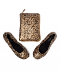 Hate to wear heels, love to look fierce? CitySlips ballet flats have got you covered! Completely foldable with an innovative split-sole design, these chic flats fold into a small pouch that conveniently fits into most handbags. And, not to mention, the nylon pouch converts into a full-size tote bag, perfect for lugging those clunking heels during your long commute home. A fantastic bridesmaid gift or just for the girl on-the-go. Hate to wear heels, love to look fierce? CitySlips ballet flats have got you covered! Completely foldable with an innovative split-sole design, these chic flats fold into a small pouch that conveniently fits into most handbags. And, not to mention, the nylon pouch converts into a full-size tote bag, perfect for lugging those clunking heels during your long commute home. A fantastic bridesmaid gift or just for the girl on-the-go.