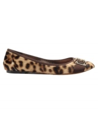 Refined and ready to tackle the day. The Britt Flats by Isola redefine ballet flats with a petite silhouette, unique finishes and a shining hardware flourish. Refined and ready to tackle the day. The Britt Flats by Isola redefine ballet flats with a petite silhouette, unique finishes and a shining hardware flourish.