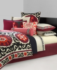 Layer beautiful texture into your Samarkand bed from N Natori with this sheet set, featuring smooth 300-thread count cotton sateen and a flourish pattern along the cuff for style. Layer beautiful texture into your Samarkand bed from N Natori with this sheet set, featuring smooth 300-thread count cotton sateen and a flourish pattern along the cuff for style.