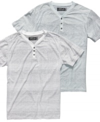 Give your cool, casual style a kick with the updated buttoned details of this shirt from Retrofit. Give your cool, casual style a kick with the updated buttoned details of this shirt from Retrofit.