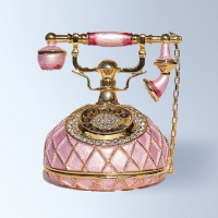 Pink Telephone Box set with Swarovski Crystals Vintage Style Antique Phone FIGURINE Pink Telephone Box set with Swarovski Crystals Vintage Style Antique Phone FIGURINE