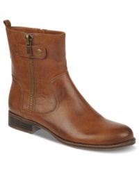 Kick up some dust in these cowgirl-inspired ankle boots from Naturalizer. The Jackyln features rugged details, like side zippers and button clasps. Kick up some dust in these cowgirl-inspired ankle boots from Naturalizer. The Jackyln features rugged details, like side zippers and button clasps.