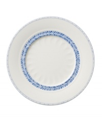 Vintage charm meets modern durability in the Farmhouse Touch salad plates, featuring cornflower-blue laurels and bands in delicately embossed porcelain from Villeroy & Boch.