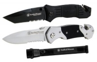 Smith and Wesson Tactical Knives and Flashlight Kit Smith and Wesson Tactical Knives and Flashlight Kit