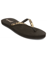 Sparkly animal prints make the Stargazer Luxe thong sandals by Reef stand out from the rest. Sparkly animal prints make the Stargazer Luxe thong sandals by Reef stand out from the rest.