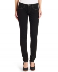Staple jeans for the street-smart girl, these skinnies feature Levi's signature triple-needle stitch design and a saturated black wash. Staple jeans for the street-smart girl, these skinnies feature Levi's signature triple-needle stitch design and a saturated black wash.