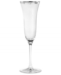 An elegant tulip shape melds with platinum accents to form a stemware collection with grace and style. A chic addition to any home, this set features signature Vera Wang design with timeless appeal. Flute shown at right.