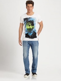 A generously faded, light-blue wash gives this relaxed-straight silhouette a carefree, laid-back feel, ideal for plenty of weekend wear.Five-pocket styleInseam, about 33CottonMachine washImported A generously faded, light-blue wash gives this relaxed-straight silhouette a carefree, laid-back feel, ideal for plenty of weekend wear.Five-pocket styleInseam, about 33CottonMachine washImported