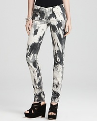 Go for bold in these True Religion skinny jeans, emblazoned with a bohemian-cool tie-dye print. Go for bold in these True Religion skinny jeans, emblazoned with a bohemian-cool tie-dye print.