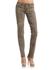THE LOOKFaded ironwork and floral print with metallic touchesMid-width waistband with belt loops and button closureZip flyLogo rivetsFive-pocket styleSkinny legsTHE FITRise, about 8Inseam, about 33THE MATERIAL98% cotton/2% elastaneCARE & ORIGINMachine washMade in ItalyModel shown is 5'11 (180cm) wearing US size 4. THE LOOKFaded ironwork and floral print with metallic touchesMid-width waistband with belt loops and button closureZip flyLogo rivetsFive-pocket styleSkinny legsTHE FITRise, about 8Inseam, about 33THE MATERIAL98% cotton/2% elastaneCARE & ORIGINMachine washMade in ItalyModel shown is 5'11 (180cm) wearing US size 4.