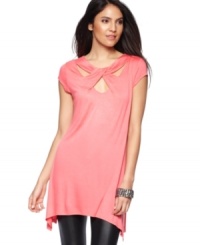 Cha Cha Vente's elegant tunic adds a dramatic twist to any outfit!