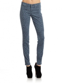 THE LOOKTailored from giraffe-printed stretch denimMid-width waistband with belt loops Front logo button closure and zip flyDecorative front hand pocketsLogo rivetsDual back pocketsSkinny legsTHE FITRise, about 8Inseam, about 30THE MATERIALLyocell/cotton/rayon/polyester/spandexCARE & ORIGINMachine washMade in USA of imported fabricModel shown is 5'8 (172½cm) wearing US size 4. THE LOOKTailored from giraffe-printed stretch denimMid-width waistband with belt loops Front logo button closure and zip flyDecorative front hand pocketsLogo rivetsDual back pocketsSkinny legsTHE FITRise, about 8Inseam, about 30THE MATERIALLyocell/cotton/rayon/polyester/spandexCARE & ORIGINMachine washMade in USA of imported fabricModel shown is 5'8 (172½cm) wearing US size 4.