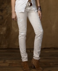 The perfect pick for drawing out your artistic license (thanks to the effortlessly cool appeal of DIY-inspired paint splatters), these Denim & Supply Ralph Lauren Jeans stretch jeans are defined by a slim fit and lower rise for a sexy, modern feel. The perfect pick for drawing out your artistic license (thanks to the effortlessly cool appeal of DIY-inspired paint splatters), these Denim & Supply Ralph Lauren Jeans stretch jeans are defined by a slim fit and lower rise for a sexy, modern feel.