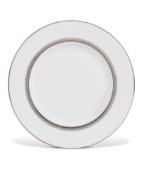 Lend subtle contrast to the modern romantic sensibility of Vera Wang's Grosgrain dinnerware and dishes collection with this lovely accent plate. Lend subtle contrast to the modern romantic sensibility of Vera Wang's Grosgrain dinnerware and dishes collection with this lovely accent plate.
