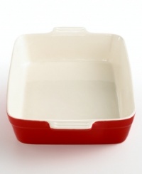 Little Italy comes to life in your kitchen. Embrace the excellence and ease of homecooked lasagna with the versatility of this dishwasher-safe pan, which heats up and cleans up fast! Hungry families love this attractive design because it goes straight from prep to presentation in no time at all. Limited lifetime warranty.