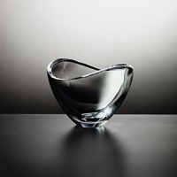Nambés crystal sets the standard in home design. This luminous bowl is another perfect example of a centerpiece as decorative artistry. Nambés crystal sets the standard in home design. This luminous bowl is another perfect example of a centerpiece as decorative artistry.