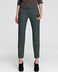 Classic ready-to-work Vince pants in soft wool with a touch of stretch for added comfort and a straight-leg fit. Classic ready-to-work Vince pants in soft wool with a touch of stretch for added comfort and a straight-leg fit.