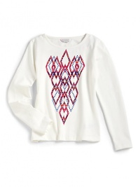 THE LOOKPullover styleRound necklineLong sleevesDiamond printRhinestone accentsTiered ruffled hemTHE MATERIAL95% cotton/5% spandexCARE & ORIGINMachine washImported THE LOOKPullover styleRound necklineLong sleevesDiamond printRhinestone accentsTiered ruffled hemTHE MATERIAL95% cotton/5% spandexCARE & ORIGINMachine washImported