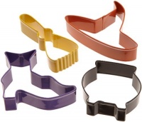 Wilton Witch 4 Piece Colored Cutter Set Wilton Witch 4 Piece Colored Cutter Set