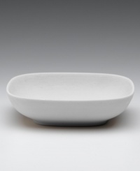 Modern style, modern convenience. With a soft square shape in oven-safe porcelain, this pasta bowl from Denby's white dinnerware collection puts sublime versatility at the head of your table. Modern style, modern convenience. With a soft square shape in oven-safe porcelain, this pasta bowl from Denby's white dinnerware collection puts sublime versatility at the head of your table.