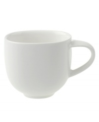 A welcome addition to every morning, this large mug is minimal and elegant. Customize your own table arrangement with other pieces from the sleek Urban Nature collection from Villeroy & Boch. A welcome addition to every morning, this large mug is minimal and elegant. Customize your own table arrangement with other pieces from the sleek Urban Nature collection from Villeroy & Boch.