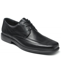 A classic construction and tonal bike toe make these comfortable Clarks oxford men's dress shoes a great choice any day of the week. A classic construction and tonal bike toe make these comfortable Clarks oxford men's dress shoes a great choice any day of the week.