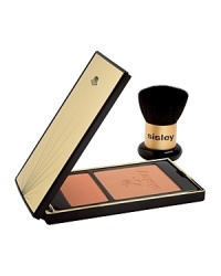 Apply this duo of fine powders, Miel and Cannelle, to certain points on the face for a sun-kissed, radiant glow. Phyto-Touches are virtually intangible: they smooth onto skin very naturally for a velvety, tanned look. With their extremely fine texture, they glide on very easily, defining and/or highlighting key areas of the face. Hawthorn and Calendula extracts provide softness and comfort. The Phyto-Touches powder duos are not comedogenic and are suitable for all skin types and complexions. By adjusting the shades to the skin tone, they can be used all year long. Apply this duo of fine powders, Miel and Cannelle, to certain points on the face for a sun-kissed, radiant glow. Phyto-Touches are virtually intangible: they smooth onto skin very naturally for a velvety, tanned look. With their extremely fine texture, they glide on very easily, defining and/or highlighting key areas of the face. Hawthorn and Calendula extracts provide softness and comfort. The Phyto-Touches powder duos are not comedogenic and are suitable for all skin types and complexions. By adjusting the shades to the skin tone, they can be used all year long.