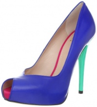 Stuart Weitzman Women's Victoria Pump Stuart Weitzman Women's Victoria Pump